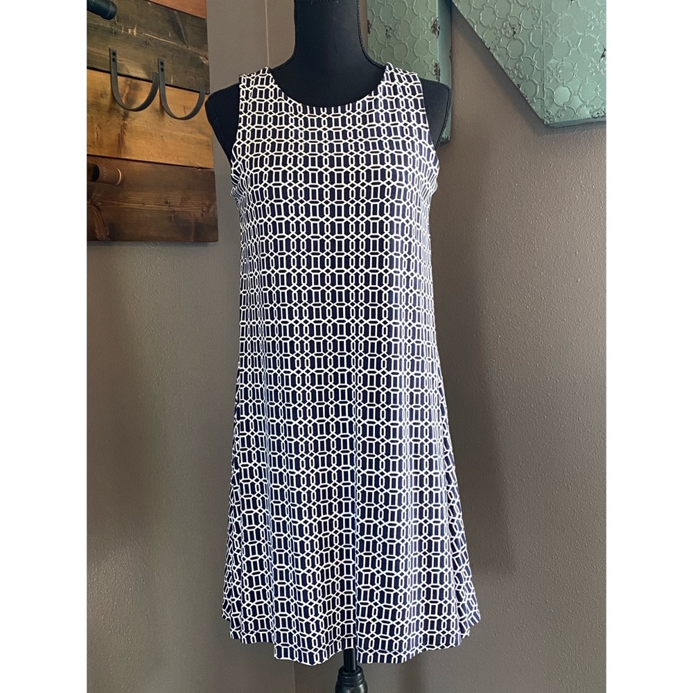 Women’s navy and white dress with pockets. Size M.